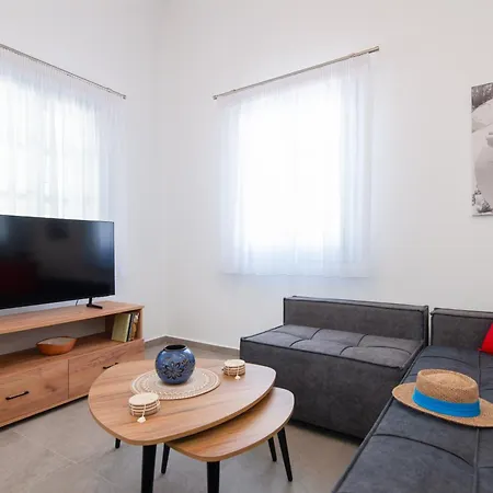 Θεμωνιά house *