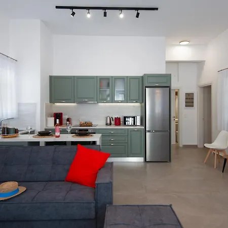 θεμωνιά House