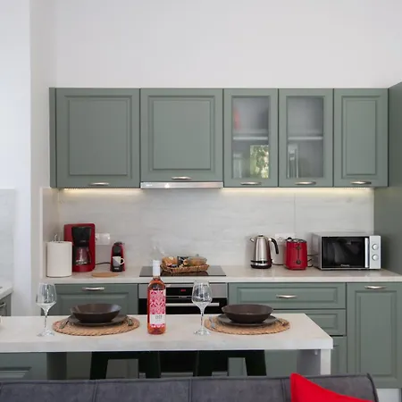θεμωνιά House *