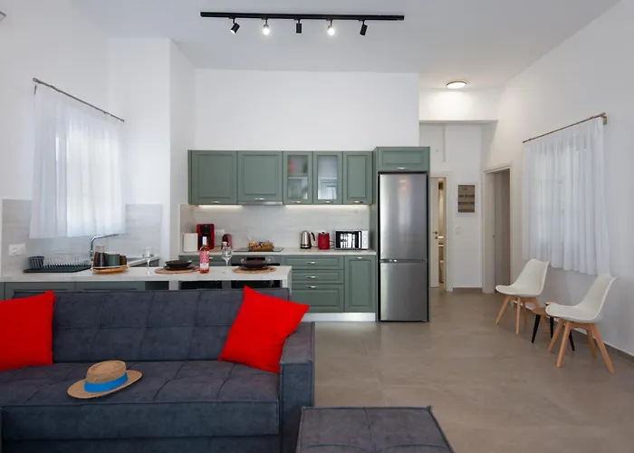 Θεμωνιά House