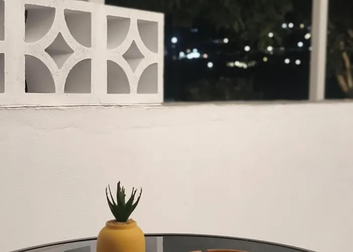 Θεμωνιά House アパート *